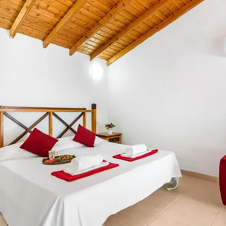 شقة 102 Bright Accomodation With Pool View *