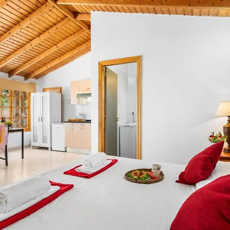 아파트 102 Bright Accomodation With Pool View *