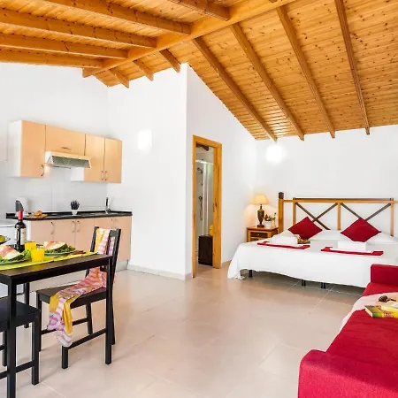 Appartamento 102 Bright Accomodation With Pool View